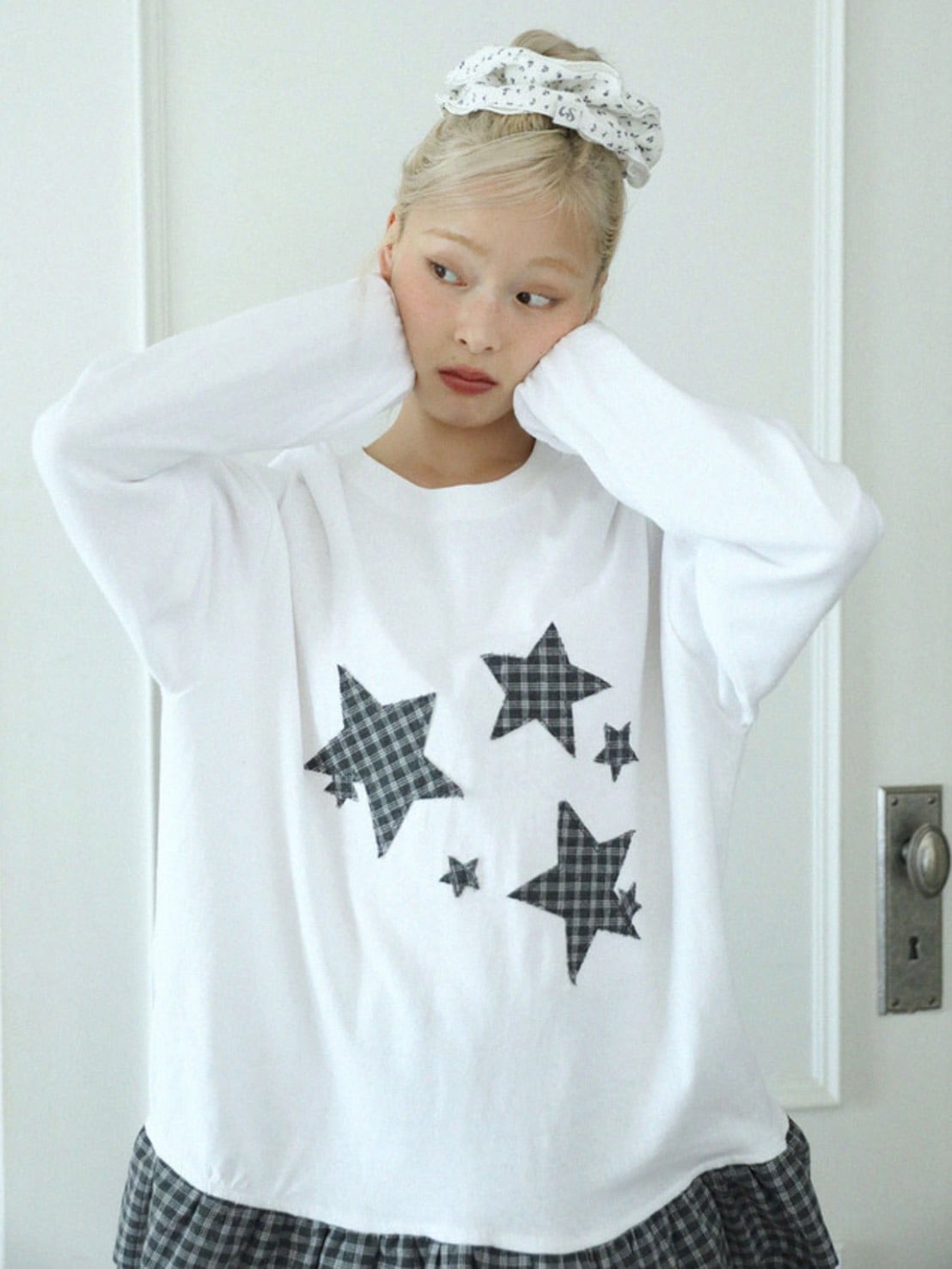 【Uglyshadow】STAR FRILL LONGSLEEVED T-SHIRT