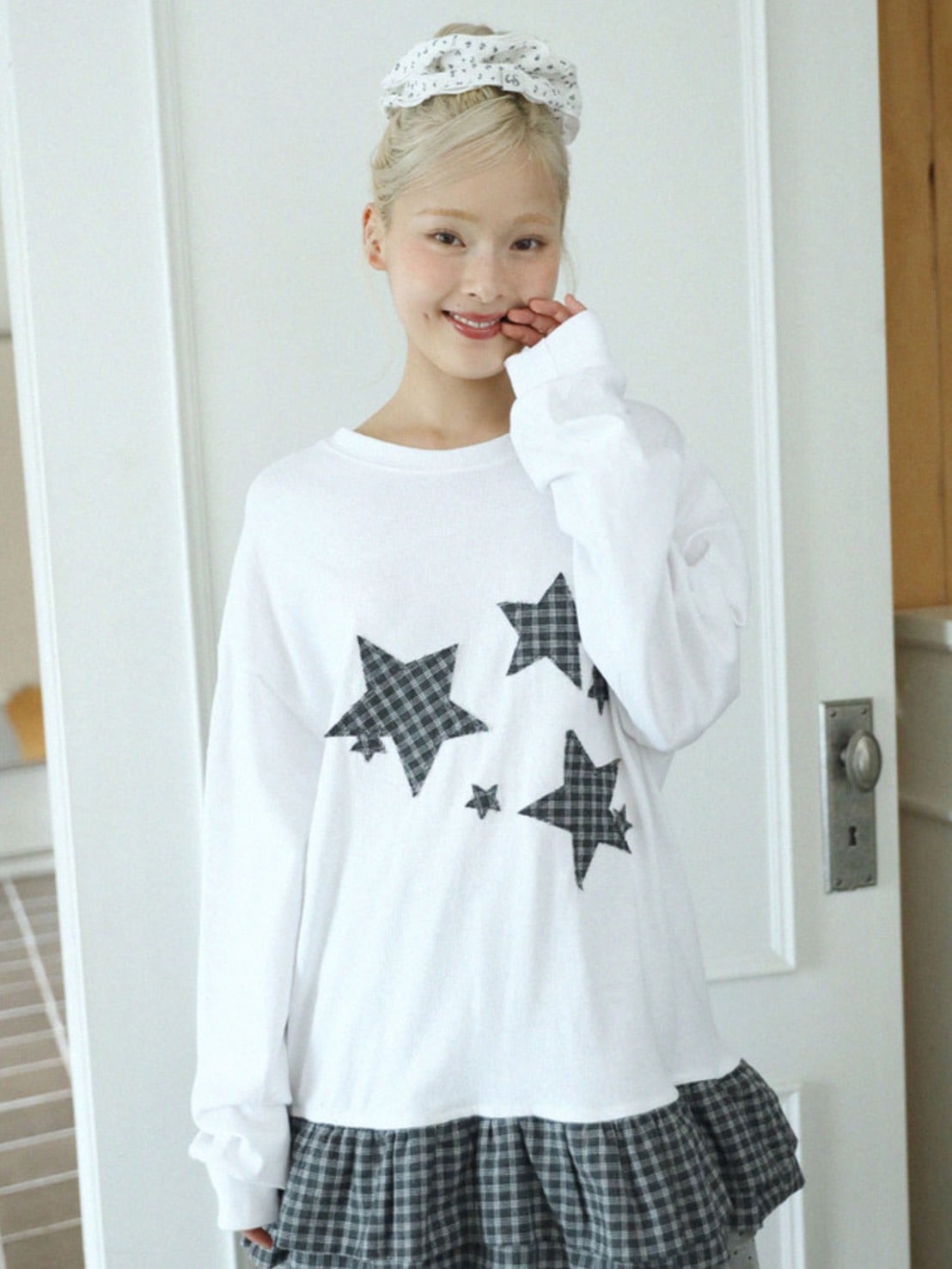【Uglyshadow】STAR FRILL LONGSLEEVED T-SHIRT