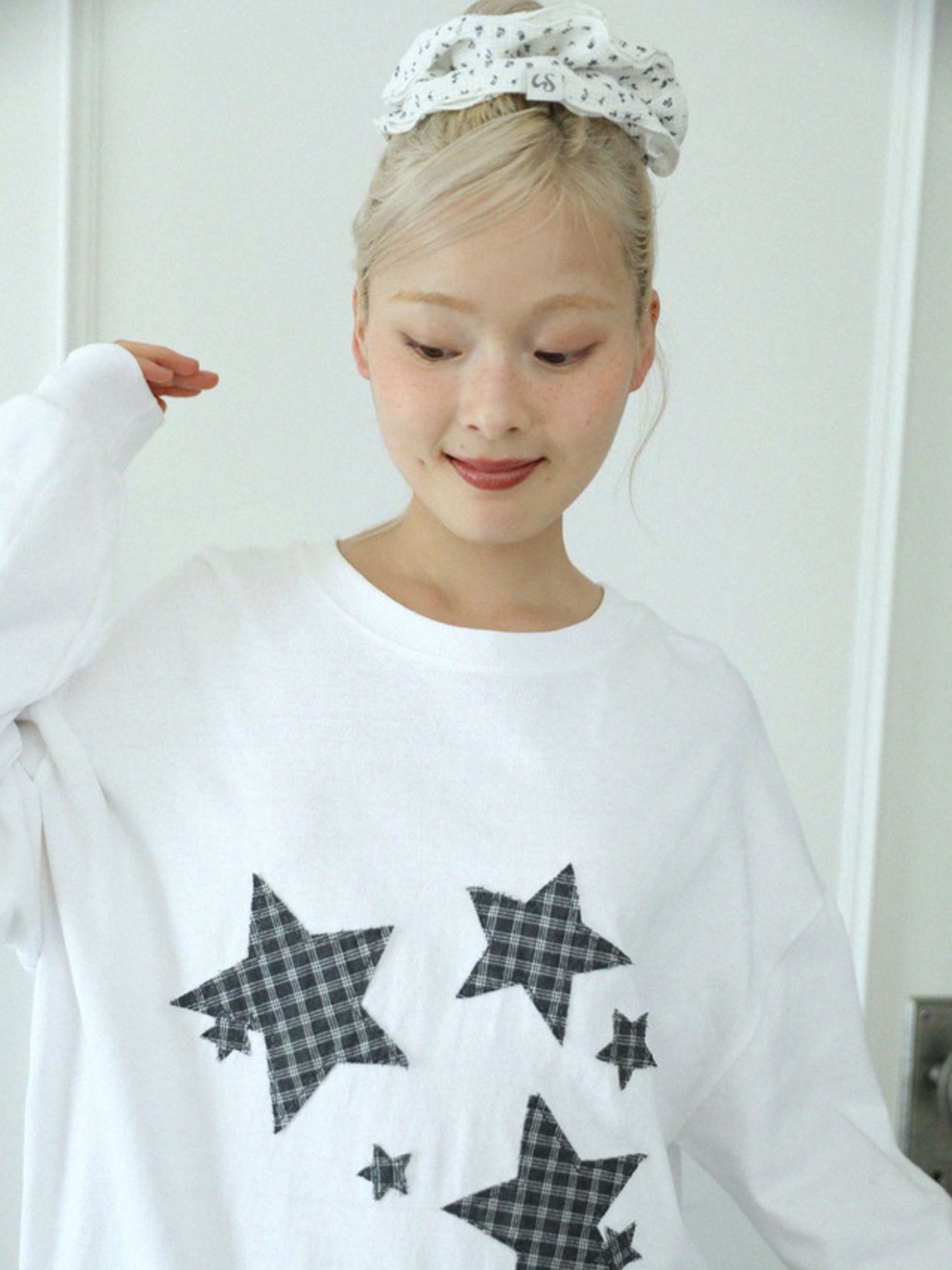 【Uglyshadow】STAR FRILL LONGSLEEVED T-SHIRT