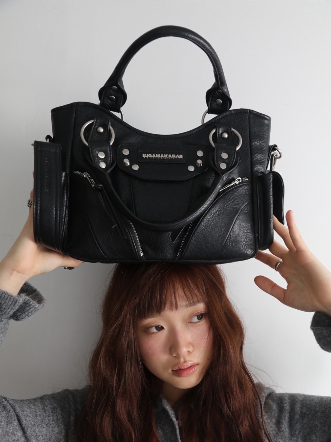 IUGAMAKARAS バッグ IUGAMAKARAS Studded Leather Shoulder Bag BAG - Leather - IUGAMAKARAS