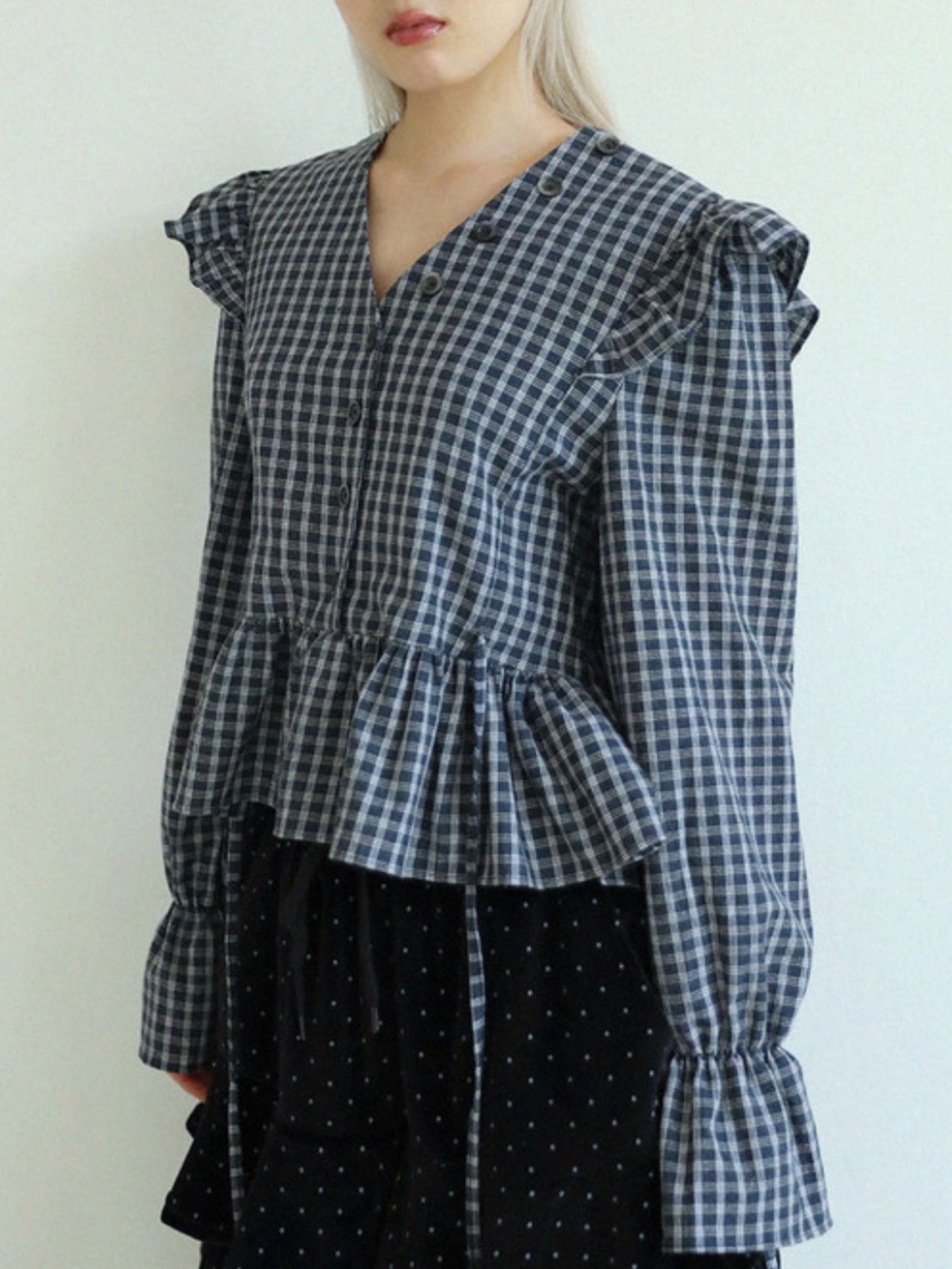 【Uglyshadow】BUTTON CHECK FRILL BLOUSE