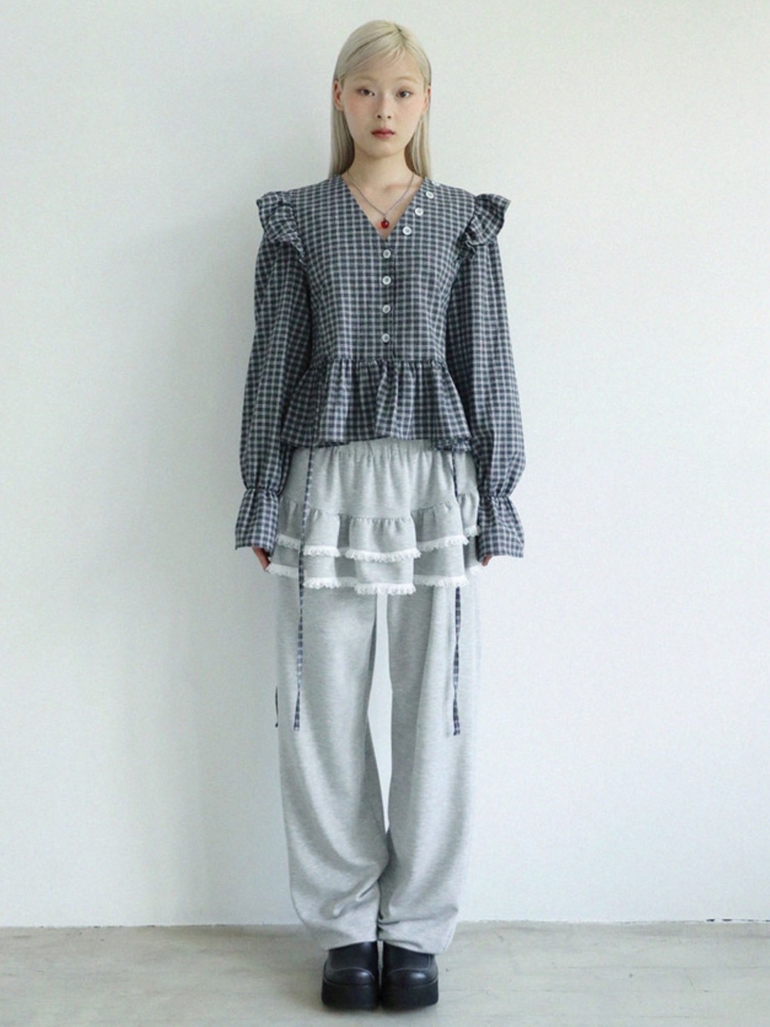 【Uglyshadow】BUTTON CHECK FRILL BLOUSE
