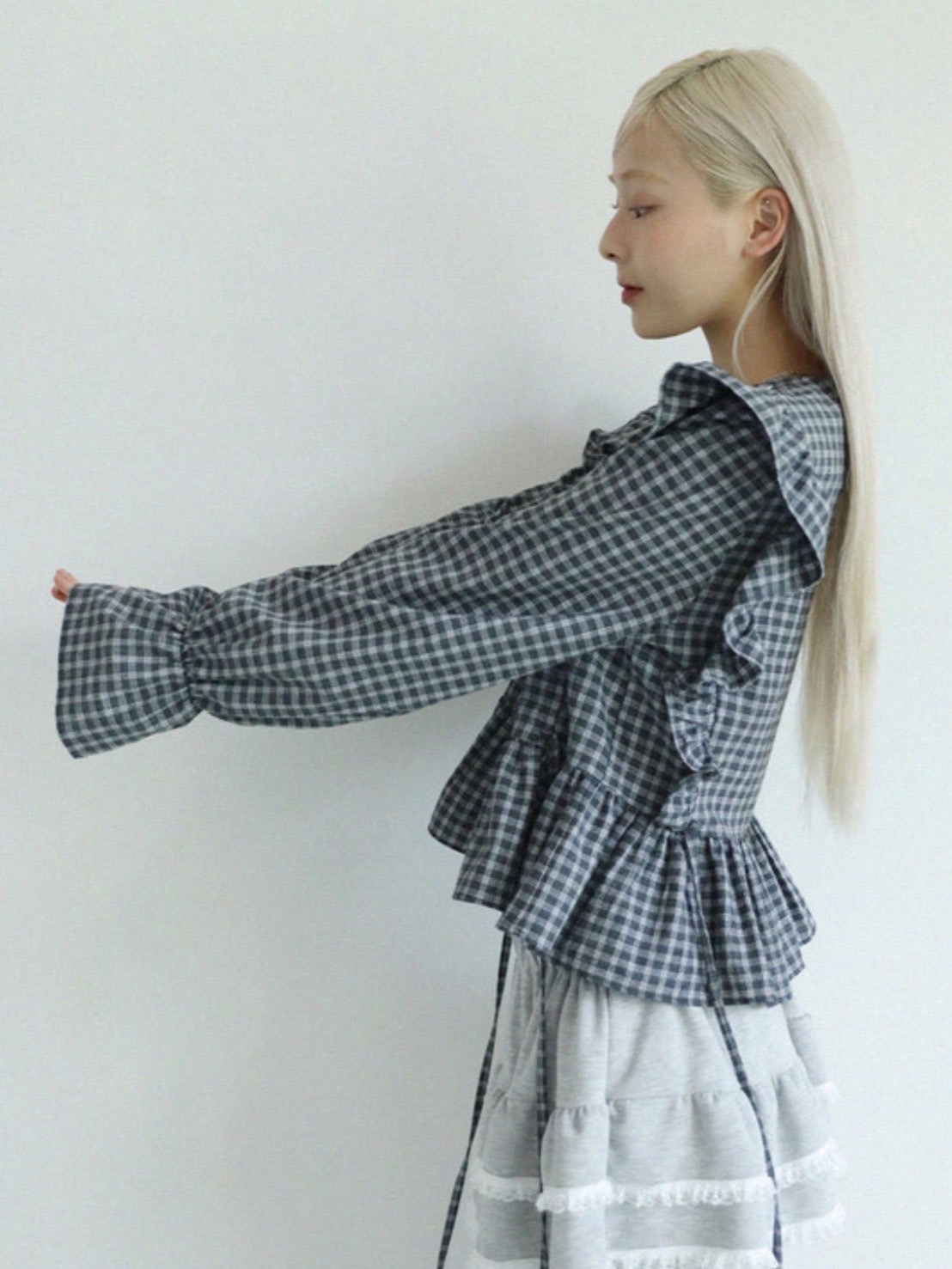 【Uglyshadow】BUTTON CHECK FRILL BLOUSE