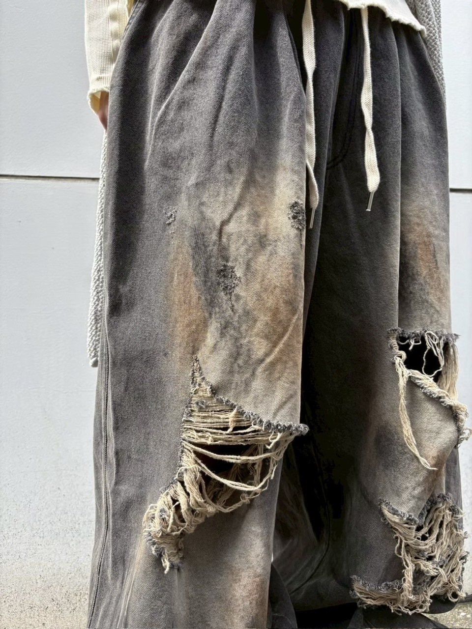 受注制【Never mind the XU】balloon damage denim pants | OUR
