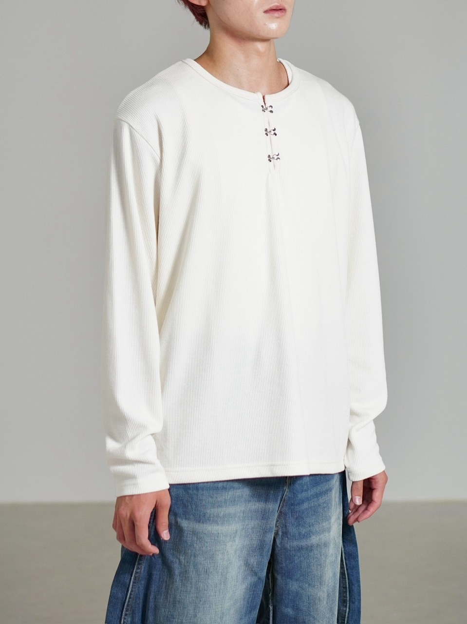 受注制【Chikashitsu +】front hook long sleeve knit
