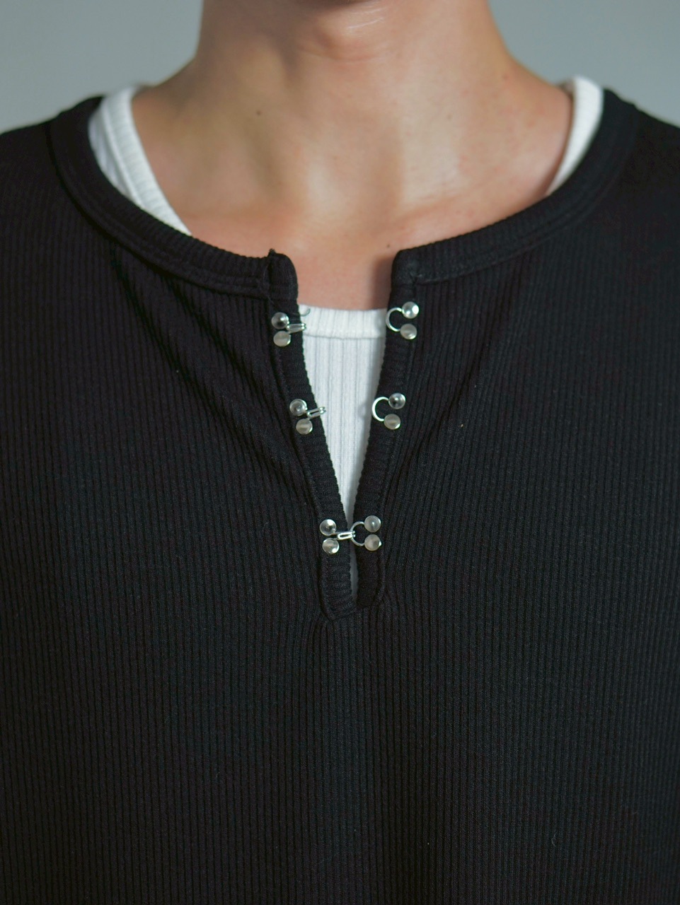 受注制【Chikashitsu +】front hook long sleeve knit / 【チカシツプラス】フロントフック長袖ニット (4color)