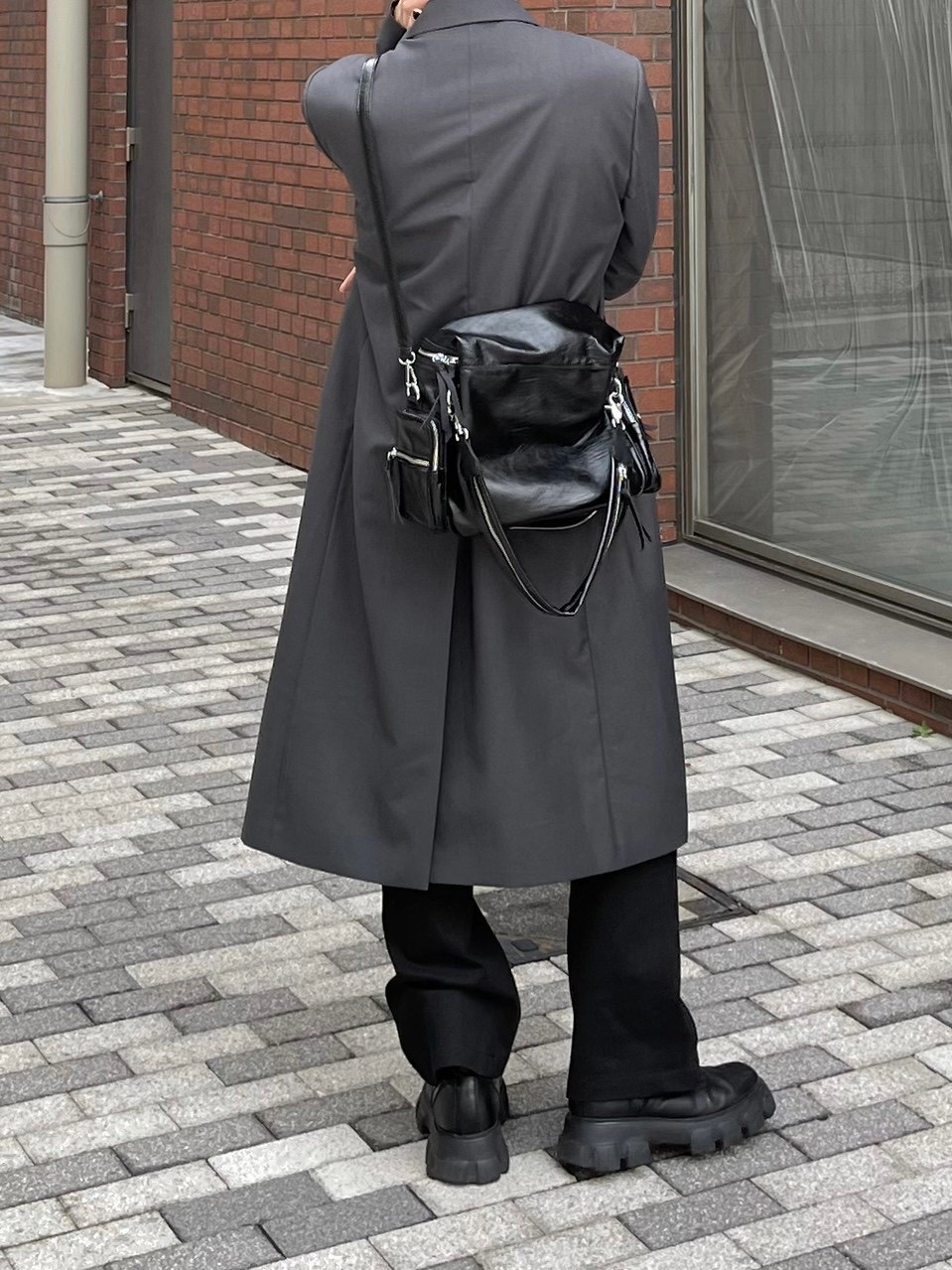 受注制【Chikashitsu +】zip design leather shoulder bag | OUR