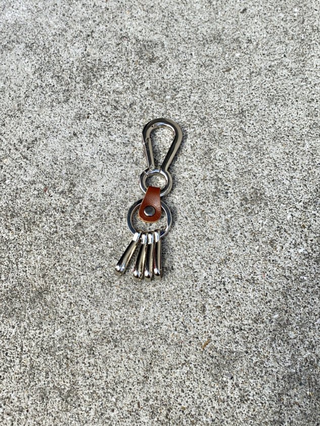 受注制【Chikashitsu +】design key chain (2color) | OUR BRAND