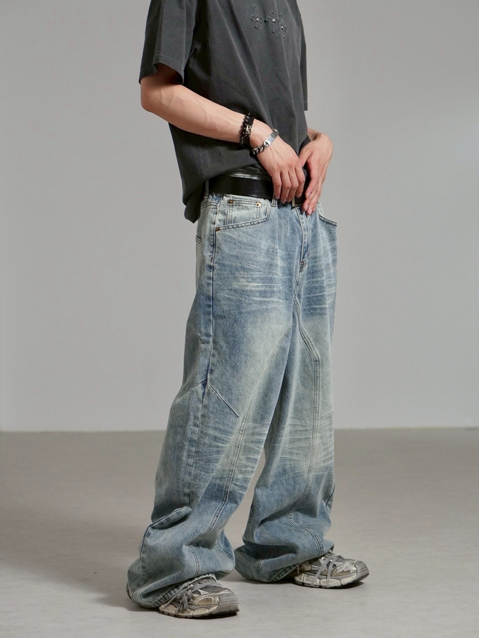 受注制【Chikashitsu +】low wide cutting denim pants