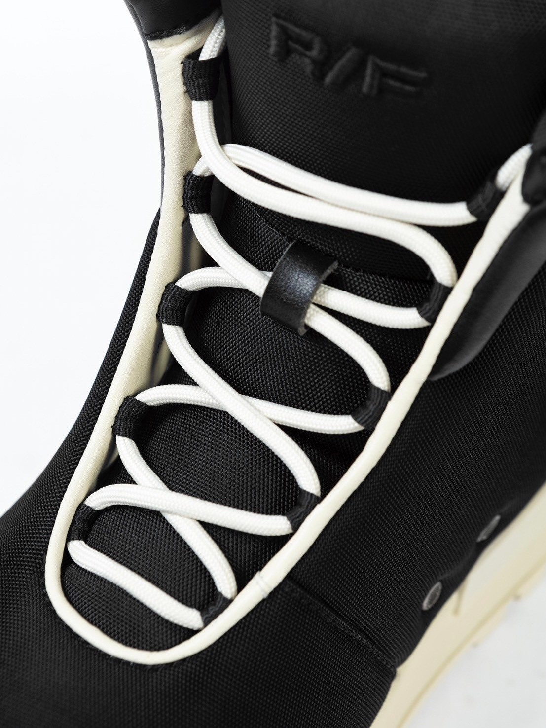 【F.V.V.O】THICK SOLED HIGH TOP BOOTS / 【フリーワールドオーダー(エフヴィーヴィーオー)】スニーカーライクミドルブーツ