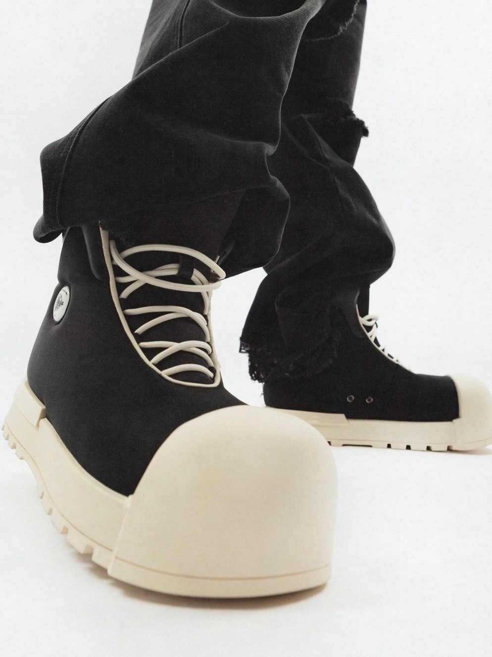 【F.V.V.O】THICK SOLED HIGH TOP BOOTS / 【フリーワールドオーダー(エフヴィーヴィーオー)】スニーカーライクミドルブーツ