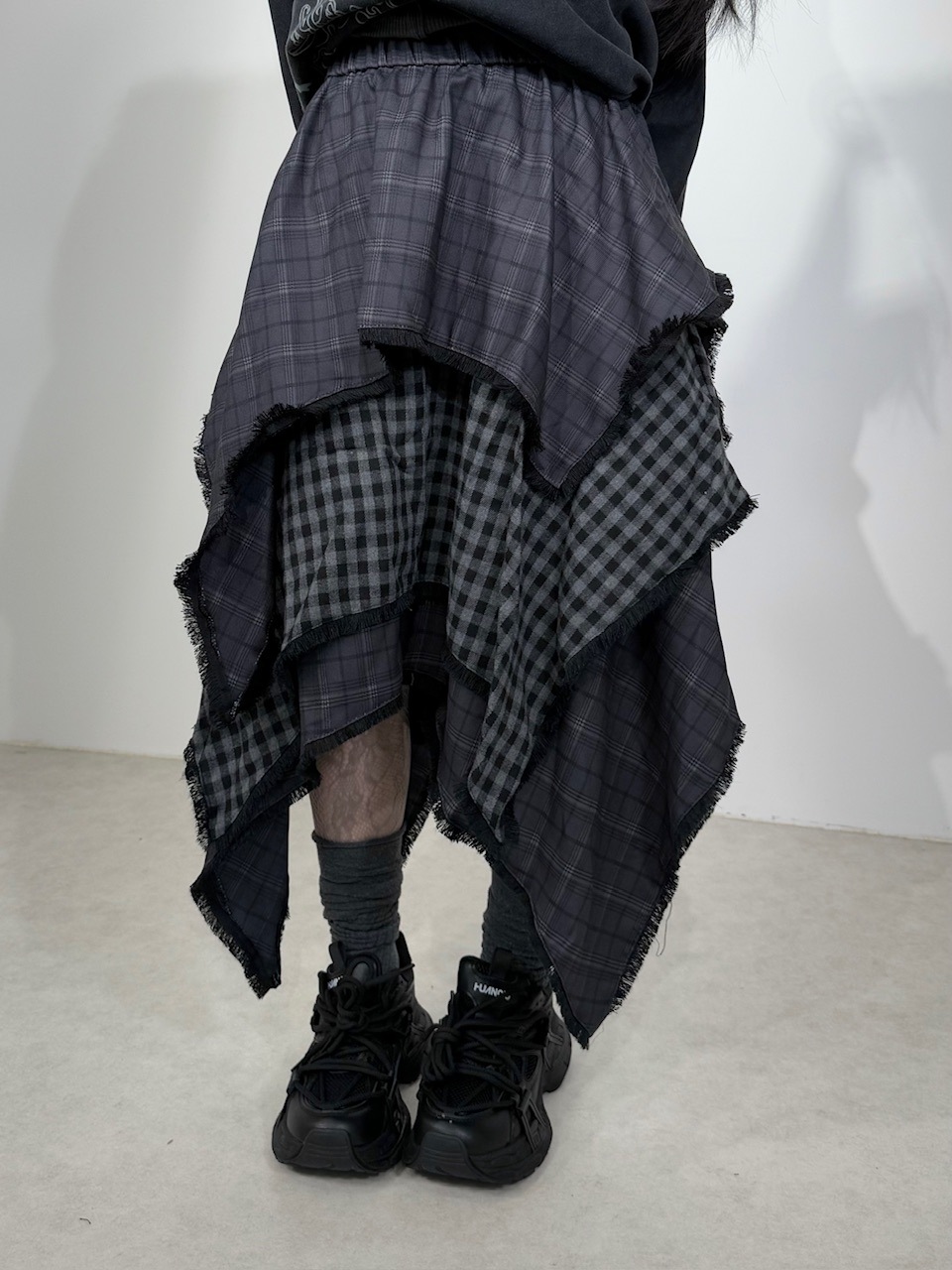受注制【Nerd out XU】asymmetry patchwork check skirt | OUR