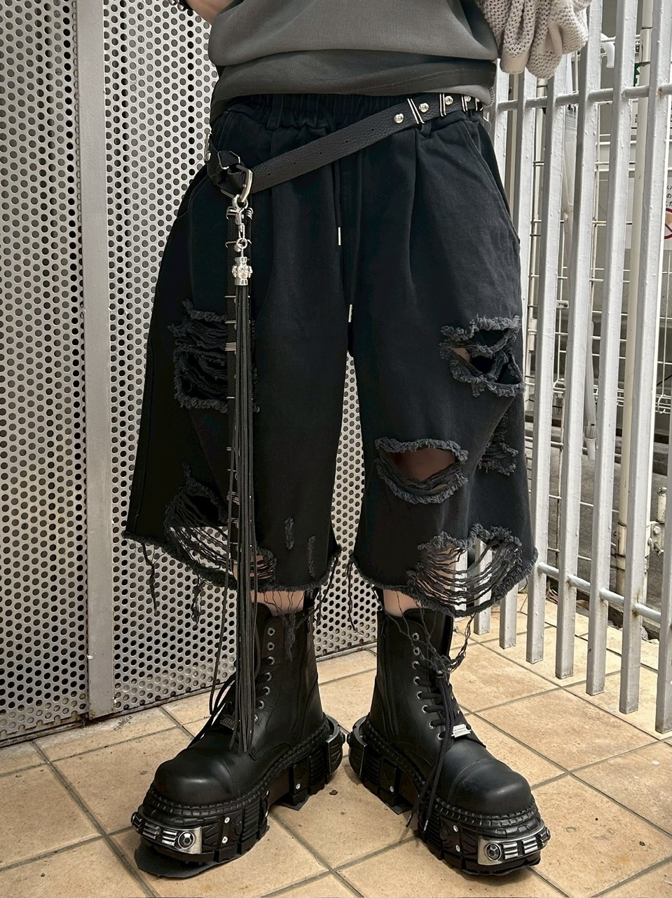 【XU DOG】damage denim half pants サイズ1 受注制【Never mind the XU】damage denim half pants | OUR
