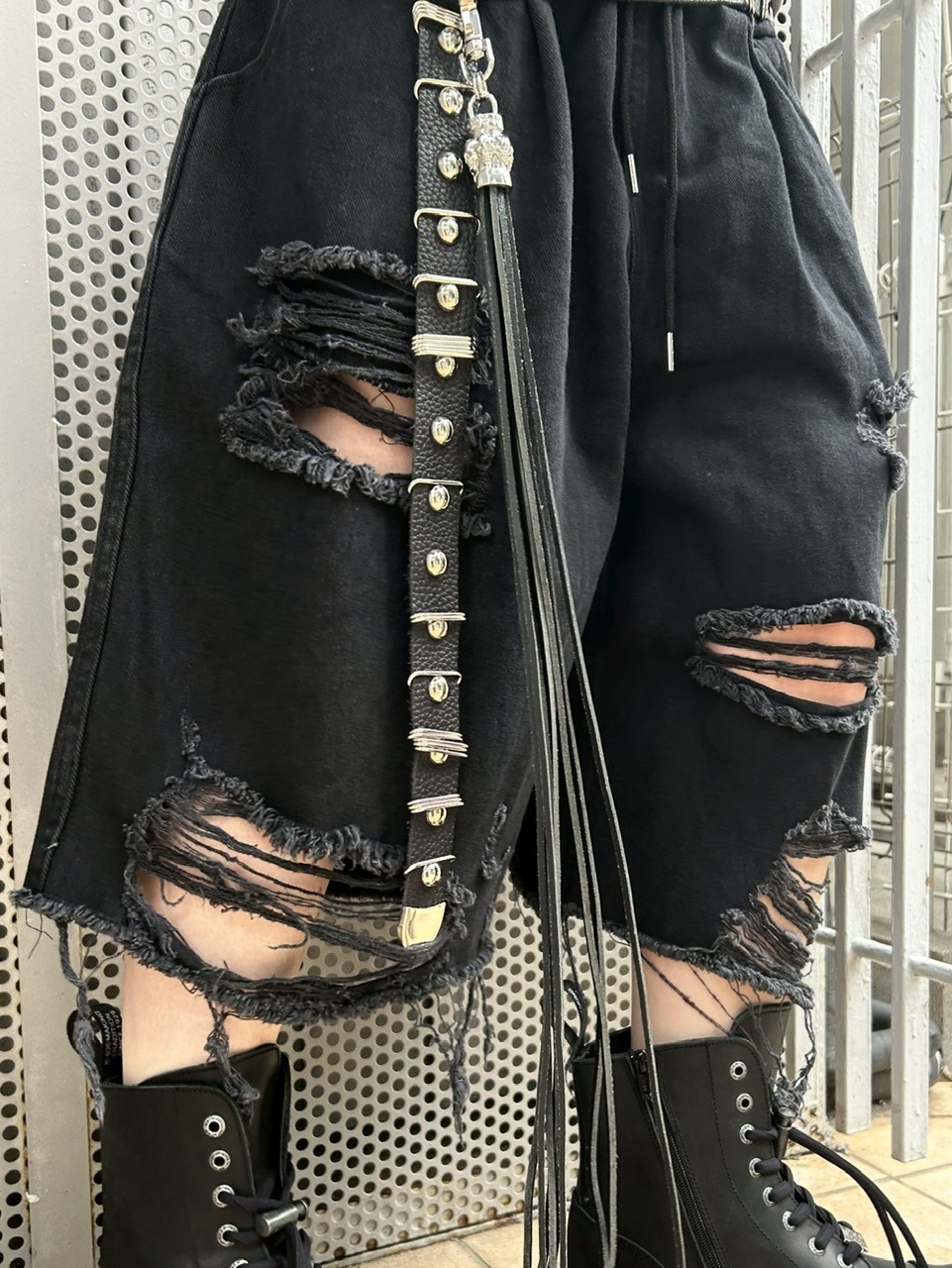 受注制【Never mind the XU】damage denim half pants | OUR