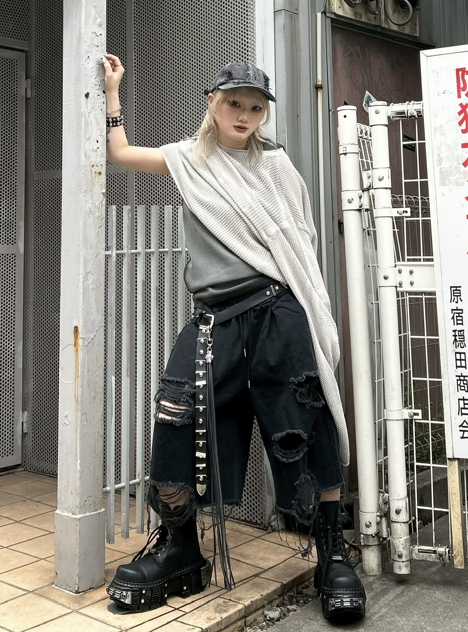 受注制【Never mind the XU】damage denim half pants | OUR BRAND