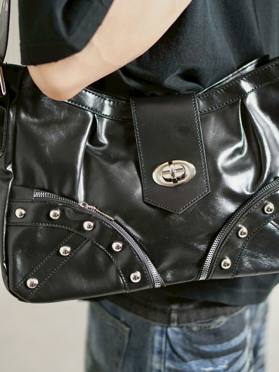 受注制【Chikashitsu +】buckle zipper studs bag / 【チカシツプラス