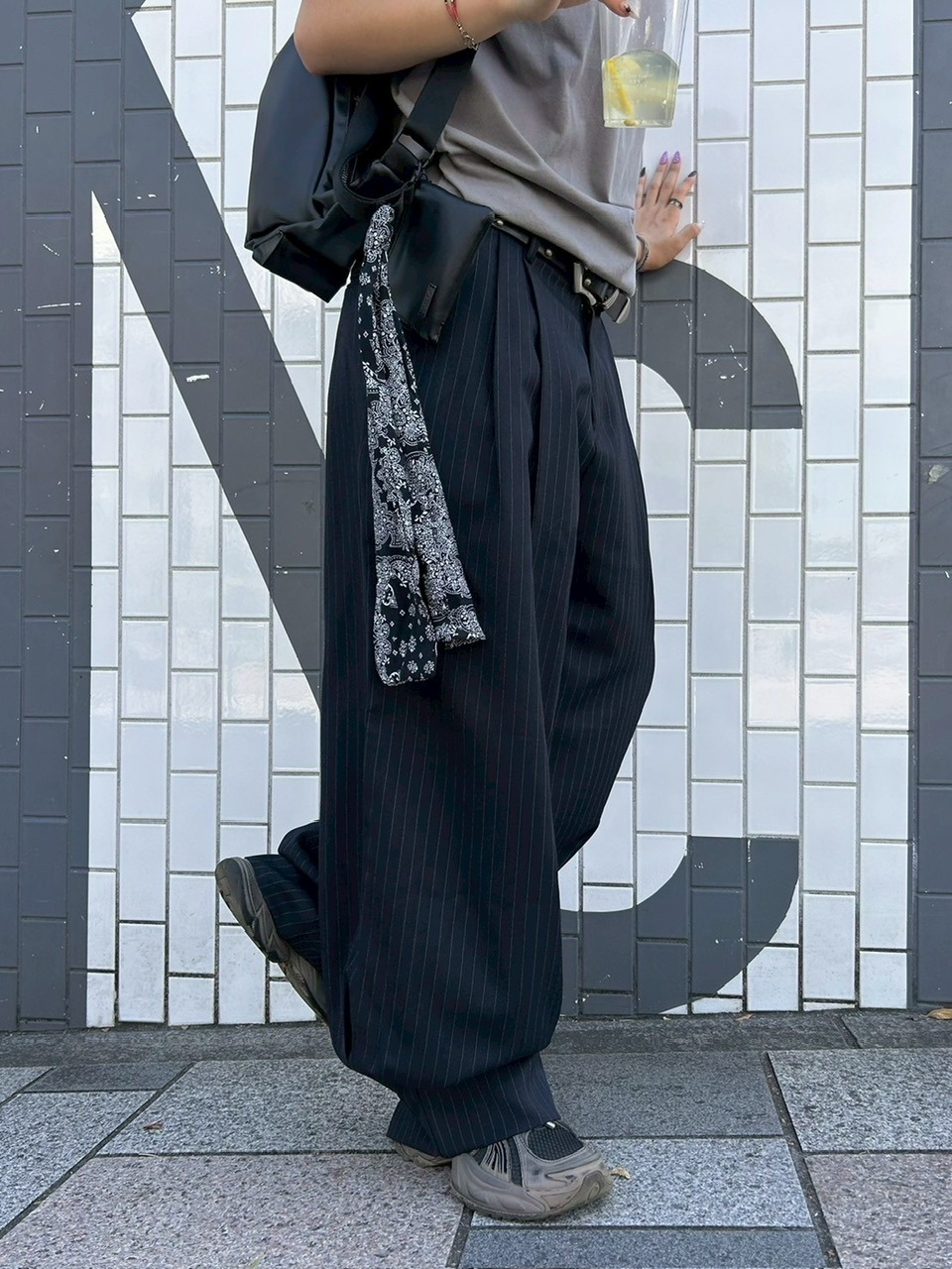 大阪店WEB限定受注制【Chikashitsu +】stripe tuck wide slacks (2color)