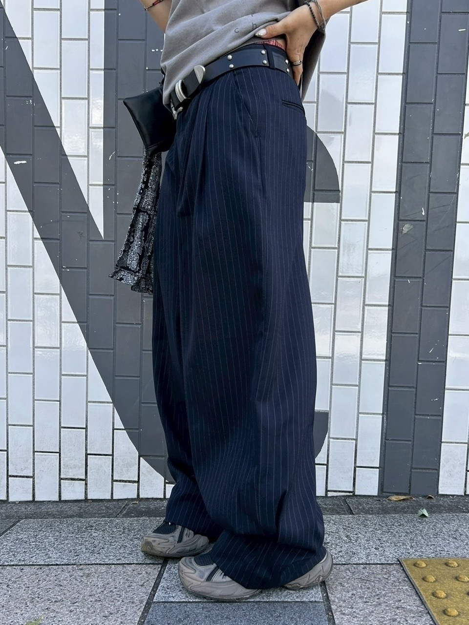 大阪店WEB限定受注制【Chikashitsu +】stripe tuck wide slacks (2color)