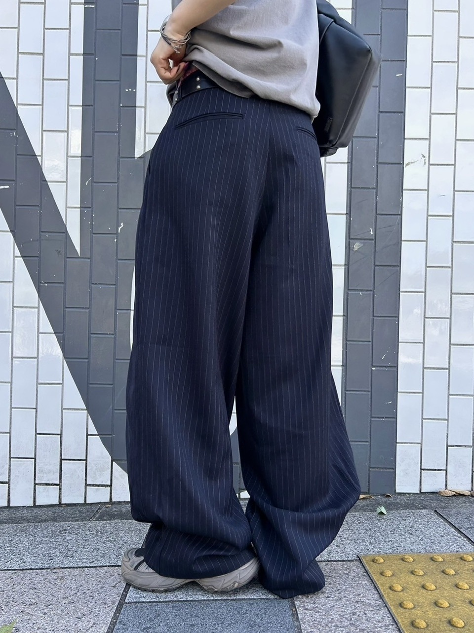 大阪店WEB限定受注制【Chikashitsu +】stripe tuck wide slacks (2color)