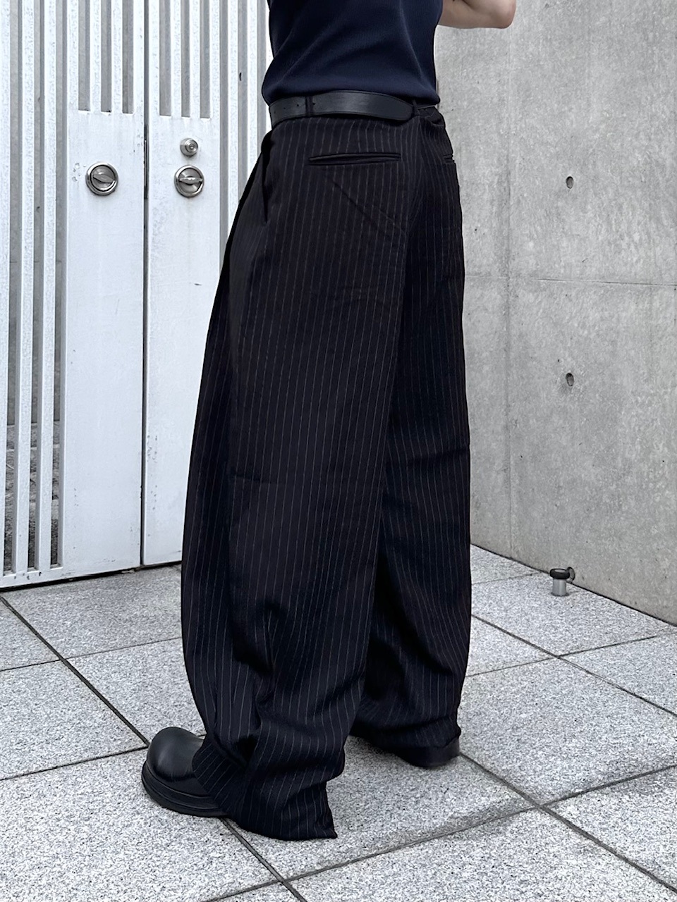 大阪店WEB限定受注制【Chikashitsu +】stripe tuck wide slacks (2color)