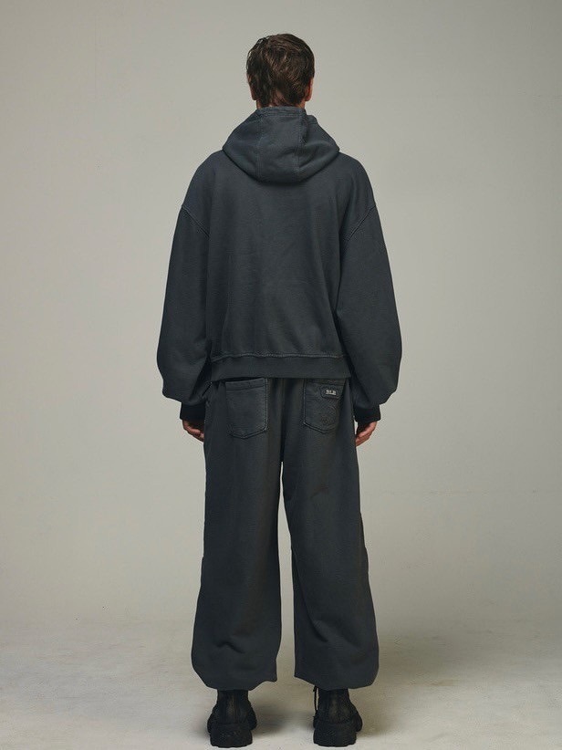 【BLUER】DYED CIRCLE LOGO OVER-FIT ARMOR SWEAT PANTS BLR BLUER】Dyed Circle Logo Over-fit Armor Sweat Pants | OUR