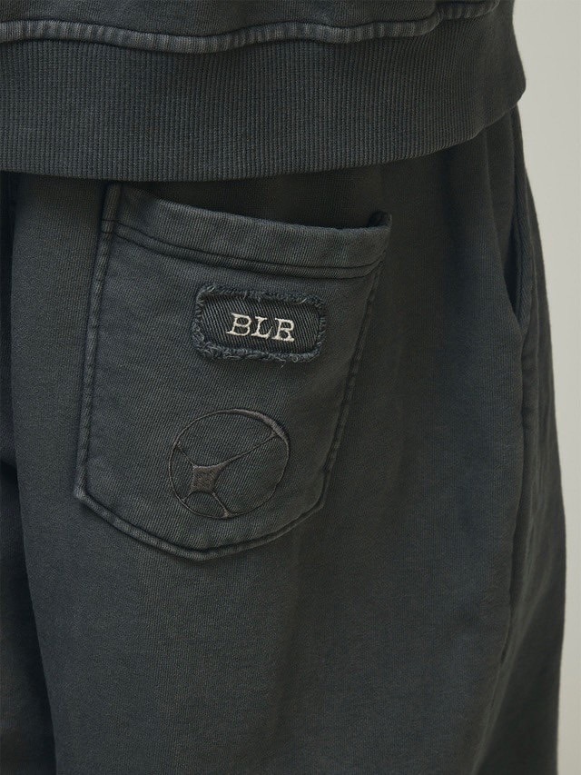 【BLUER】DYED CIRCLE LOGO OVER-FIT ARMOR SWEAT PANTS BLR BLUER】Dyed Circle Logo Over-fit Armor Sweat Pants | OUR