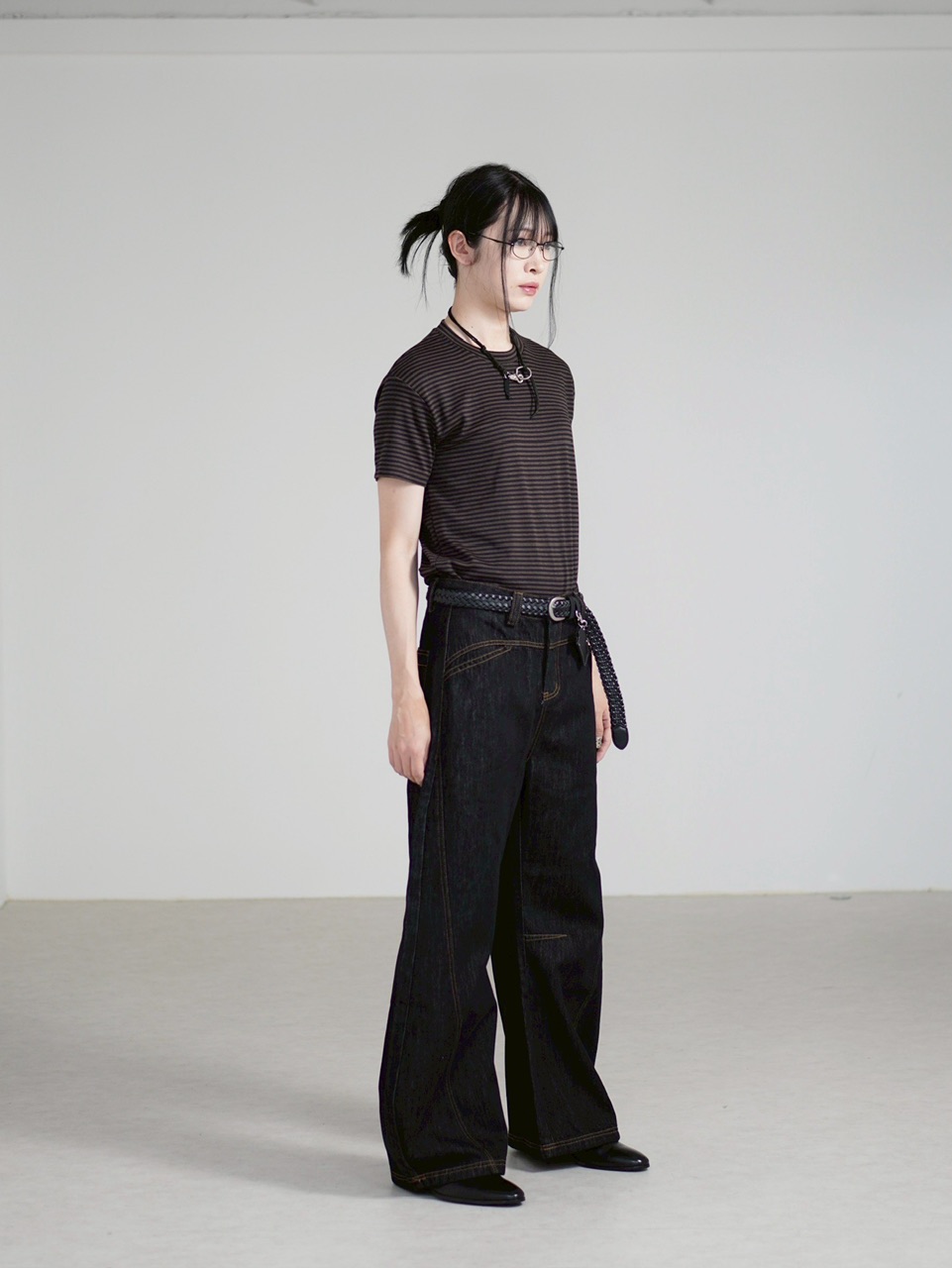 受注制【Chikashitsu +】lilting stitch curve denim pants / 【チカシツプラス】リルティングステッチカーブデニムパンツ