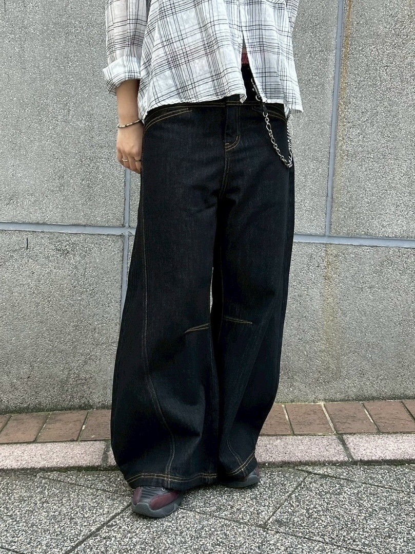 受注制【Chikashitsu +】lilting stitch curve denim pants