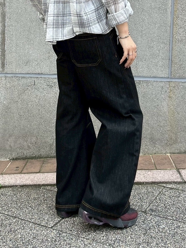 受注制【Chikashitsu +】lilting stitch curve denim pants