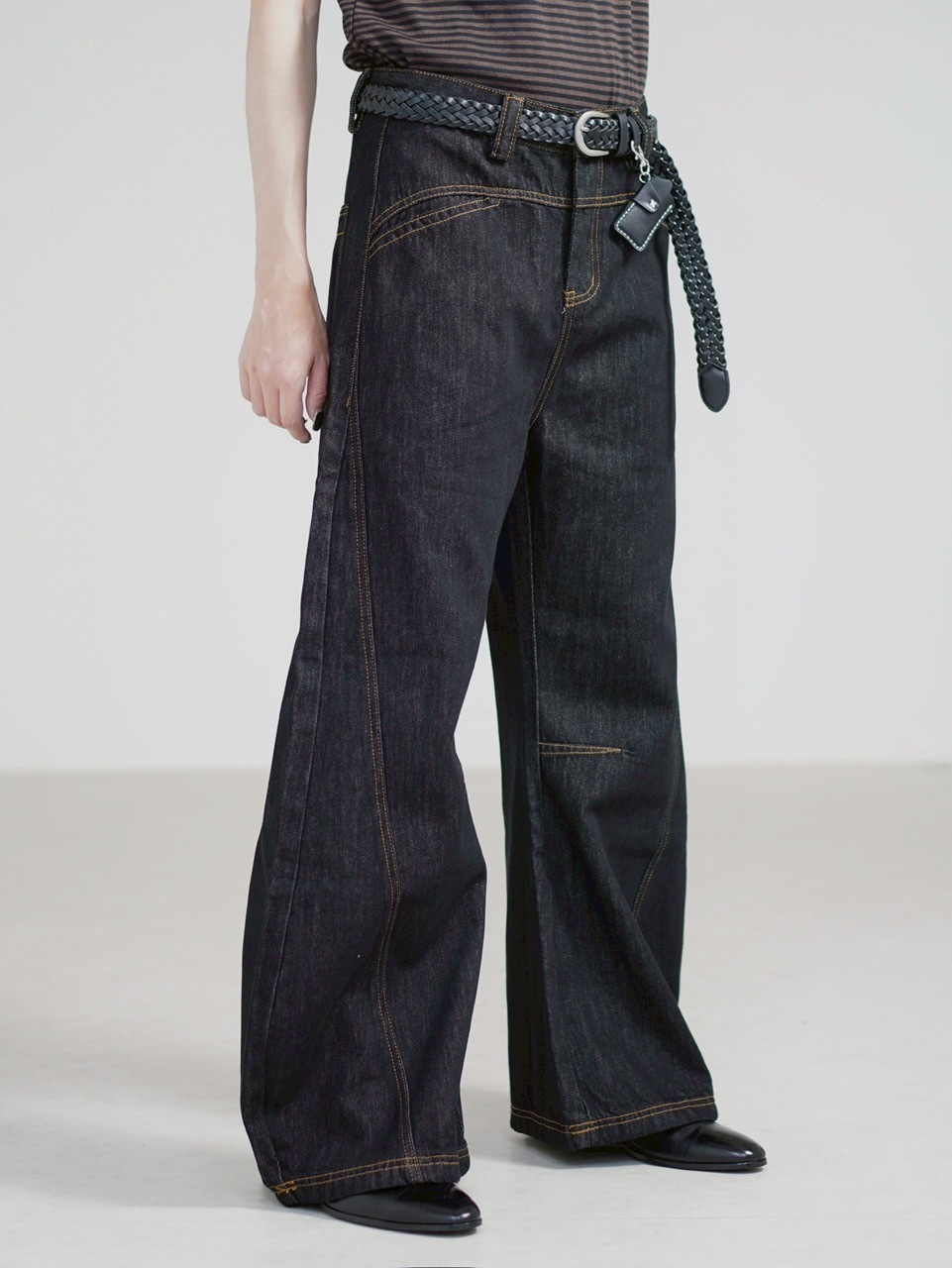 受注制【Chikashitsu +】lilting stitch curve denim pants