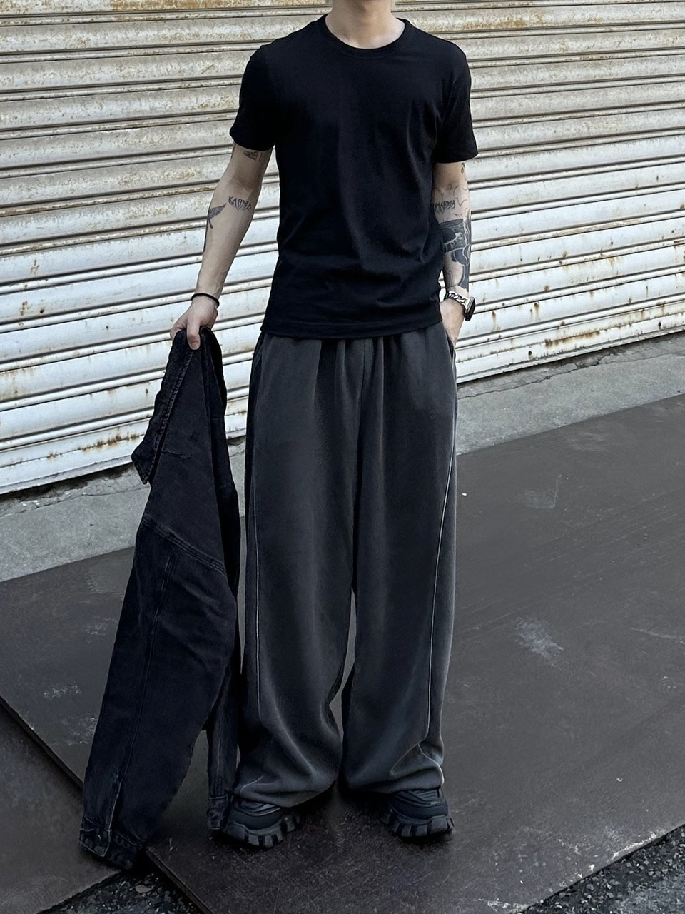 大阪店WEB限定受注制【Chikashitsu +】pigment piping wide sweat pants (2color)