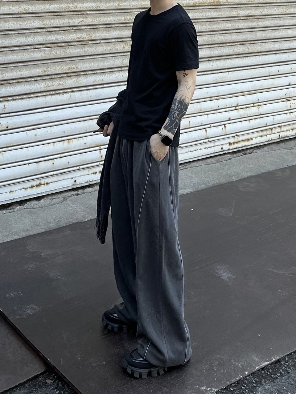 大阪店WEB限定受注制【Chikashitsu +】pigment piping wide sweat pants (2color)