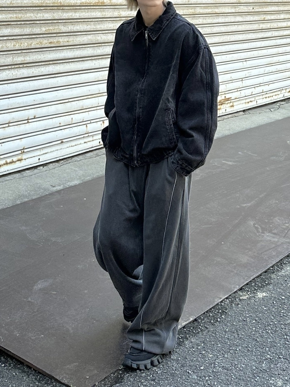 大阪店WEB限定受注制【Chikashitsu +】pigment piping wide sweat pants (2color)