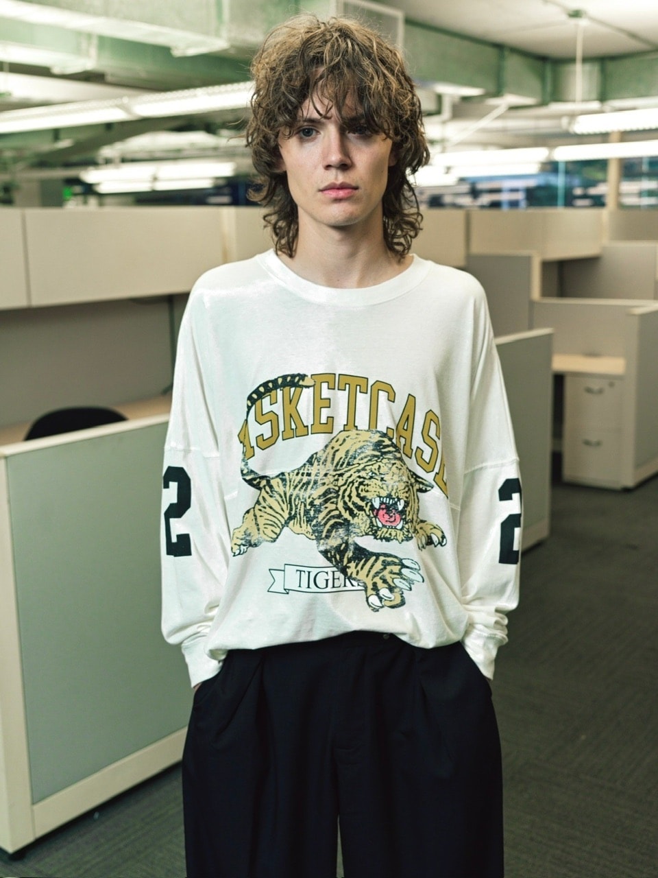 L｜BASKETCASE SLY Tシャツ 即完売モデル BASKETCASE】TIGER, football longsleeve | OUR BRAND