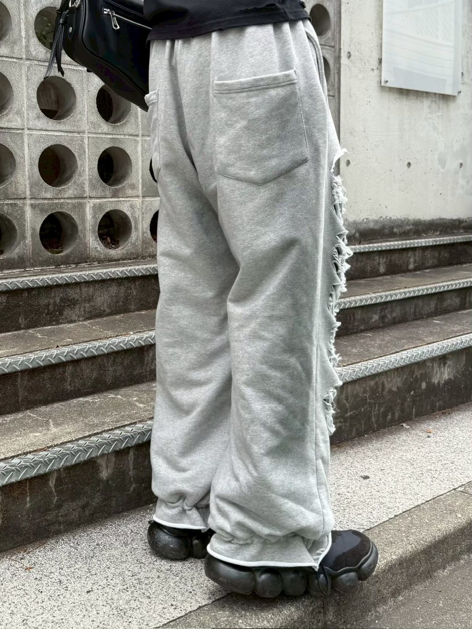 受注制【Chikashitsu +】oiled wash damage sweat pants