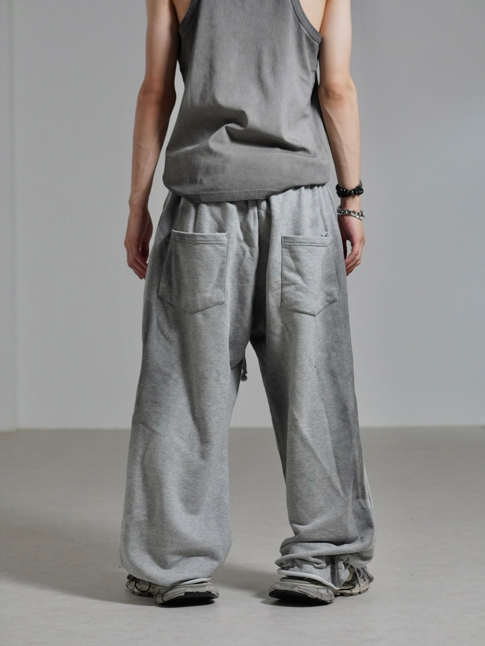 受注制【Chikashitsu +】oiled wash damage sweat pants