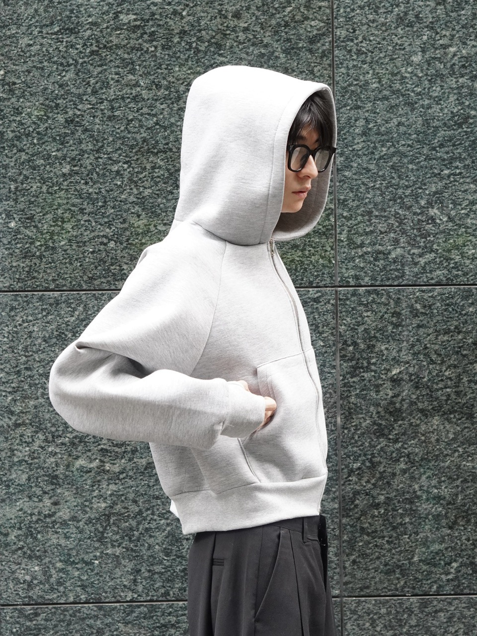 東京店WEB限定受注制【Chikashitsu +】cropped zip hoodie