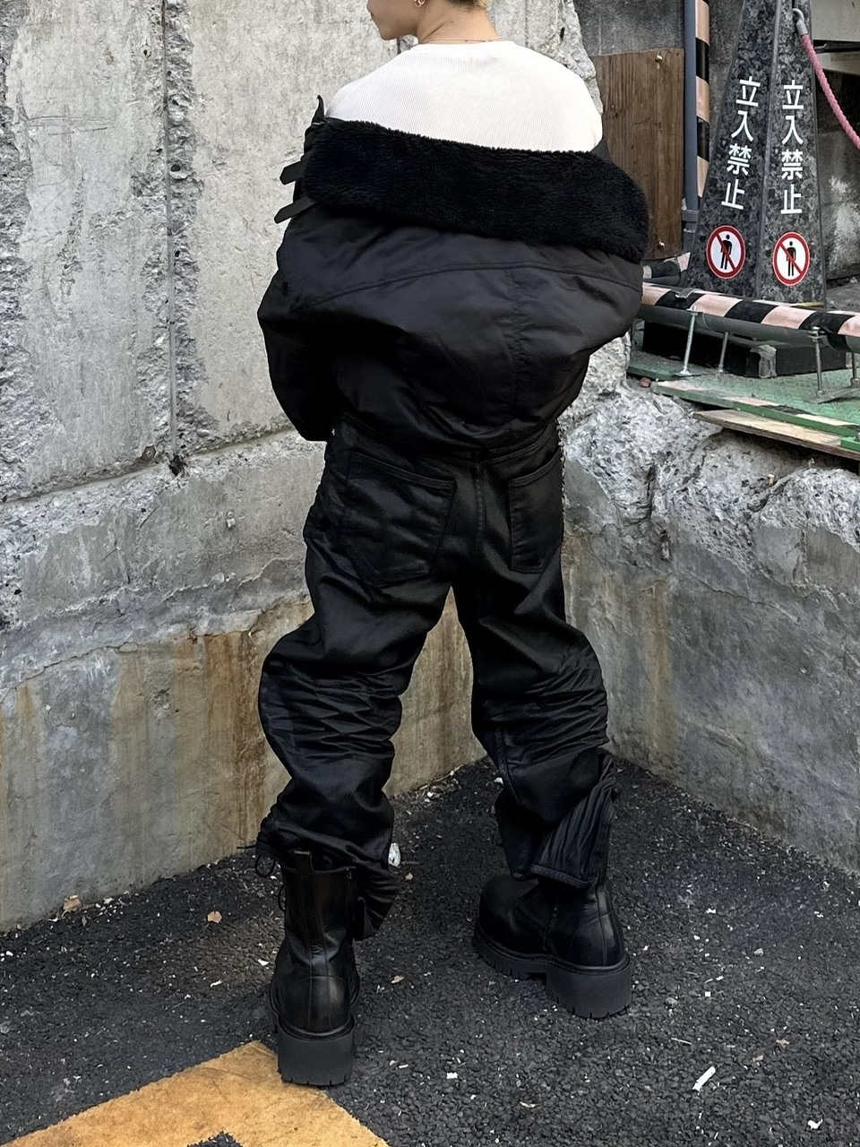 大阪店WEB限定受注制【Chikashitsu +】emboss coating denim pants