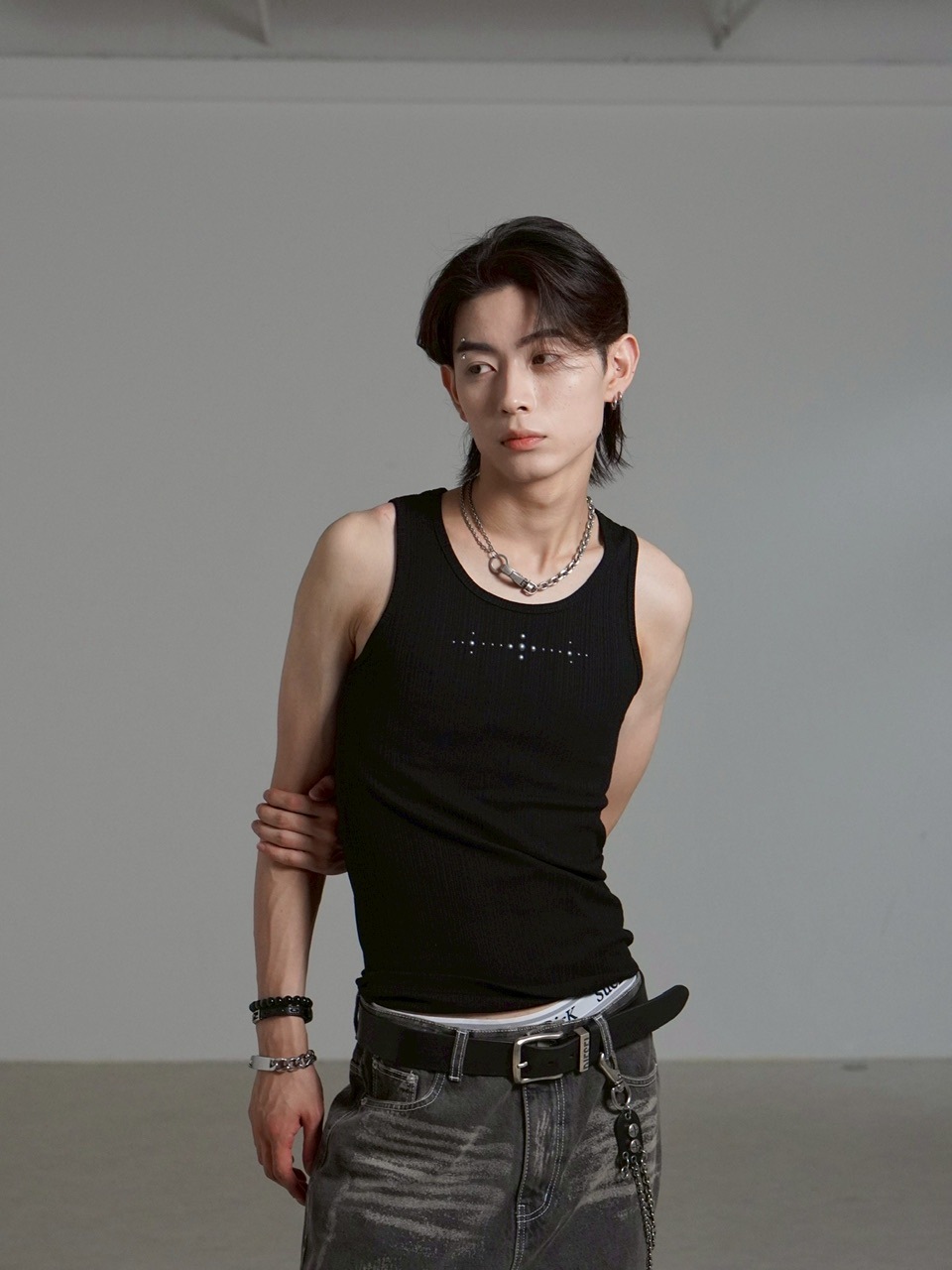 【Chikashitsu +】metal studs sleeveless / 【チカシツプラス】メタルスタッズタンクトップ (2color)