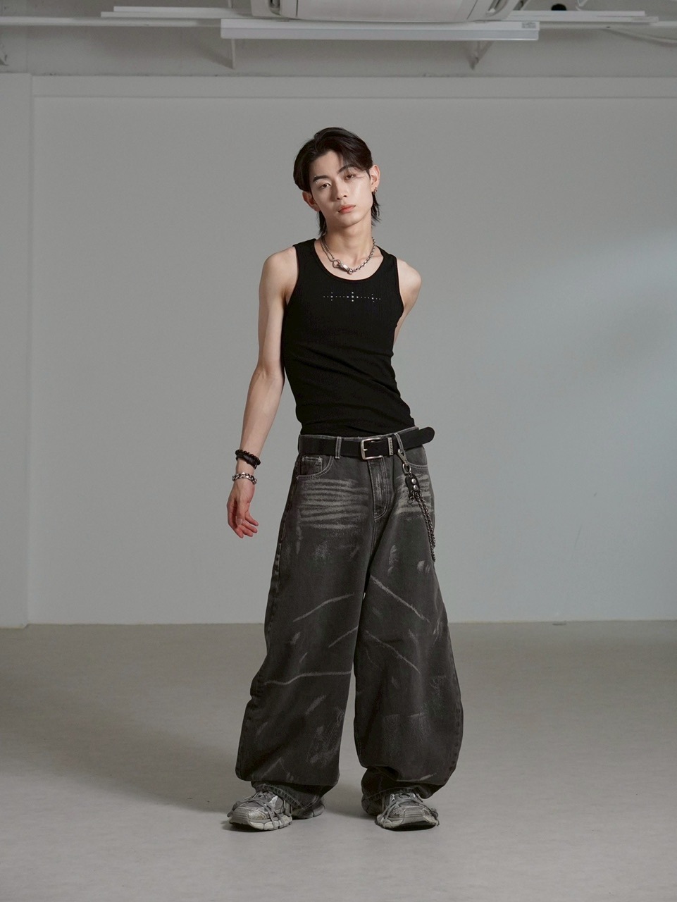 Chikashitsu +】metal studs sleeveless / 【チカシツプラス】メタル