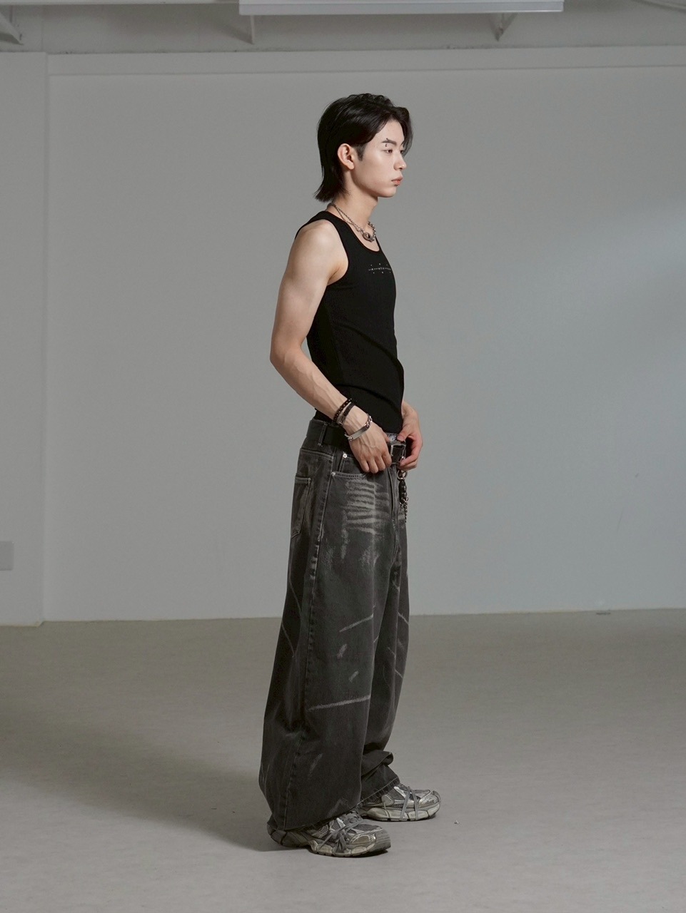 【Chikashitsu +】metal studs sleeveless / 【チカシツプラス】メタルスタッズタンクトップ (2color)