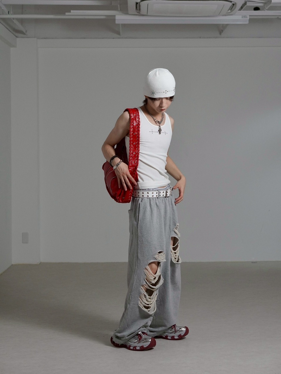 【Chikashitsu +】metal studs sleeveless / 【チカシツプラス】メタルスタッズタンクトップ (2color)