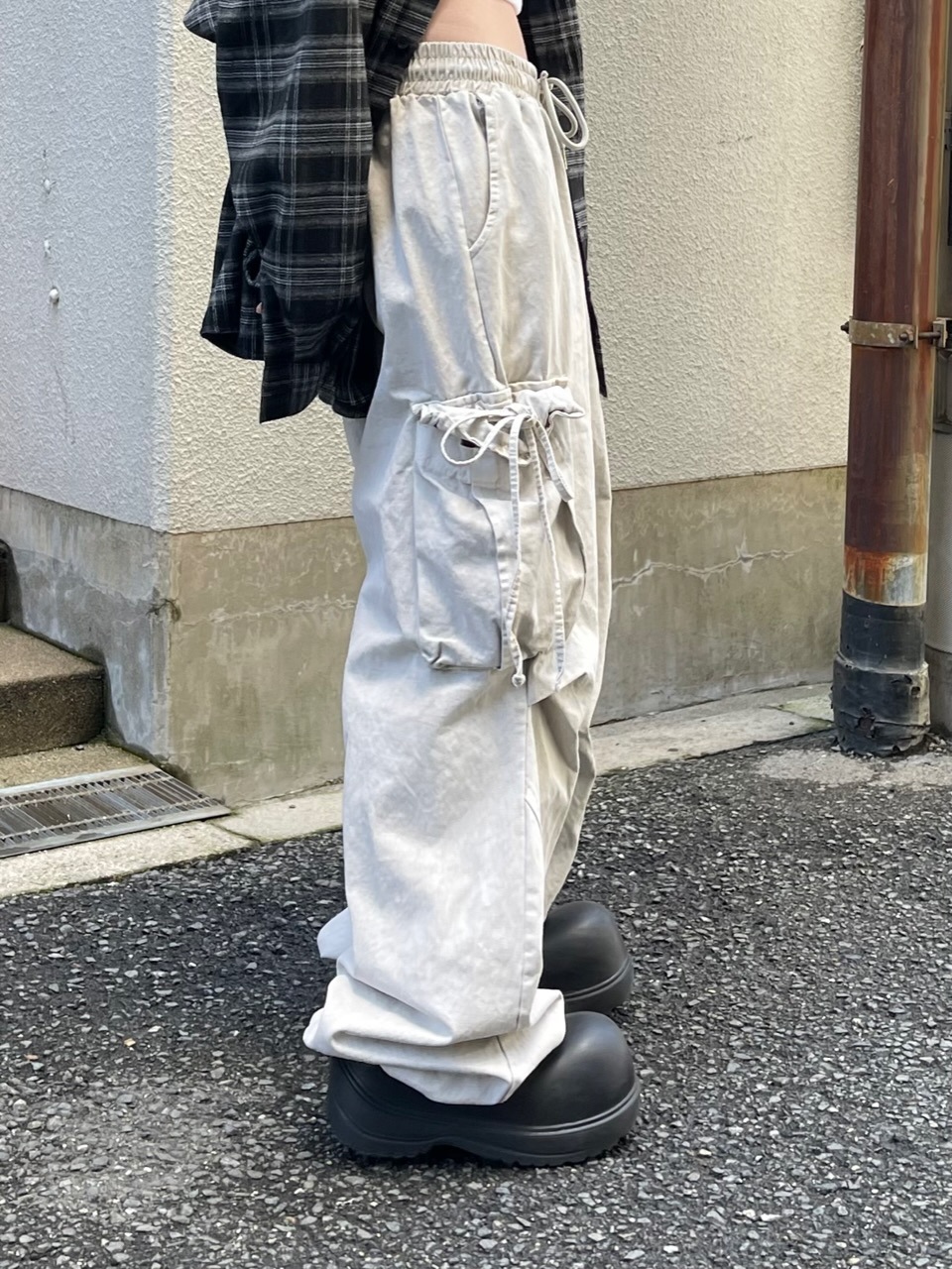 受注制【Chikashitsu +】pigment wash side rope cargo pants (2color