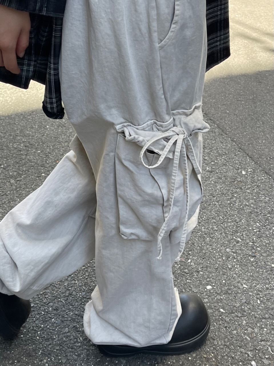 か*し様 6411 BREATH COATING BOOTCUT CARGO P BREATH - ブレス】 COATING BOOTCUT CARGO PANTS / BLACK