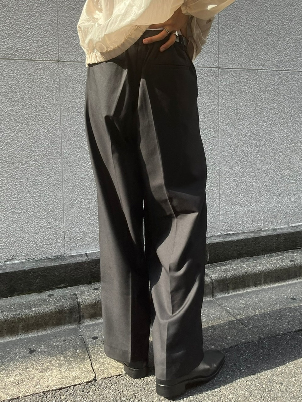 受注制【Chikashitsu +】wide tuck slacks (3color) | OUR BRAND