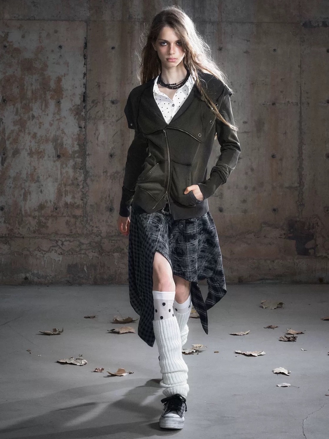 Cest Nous】Studded Hoodie / 【セヌー】オープンカラースタッズジップ