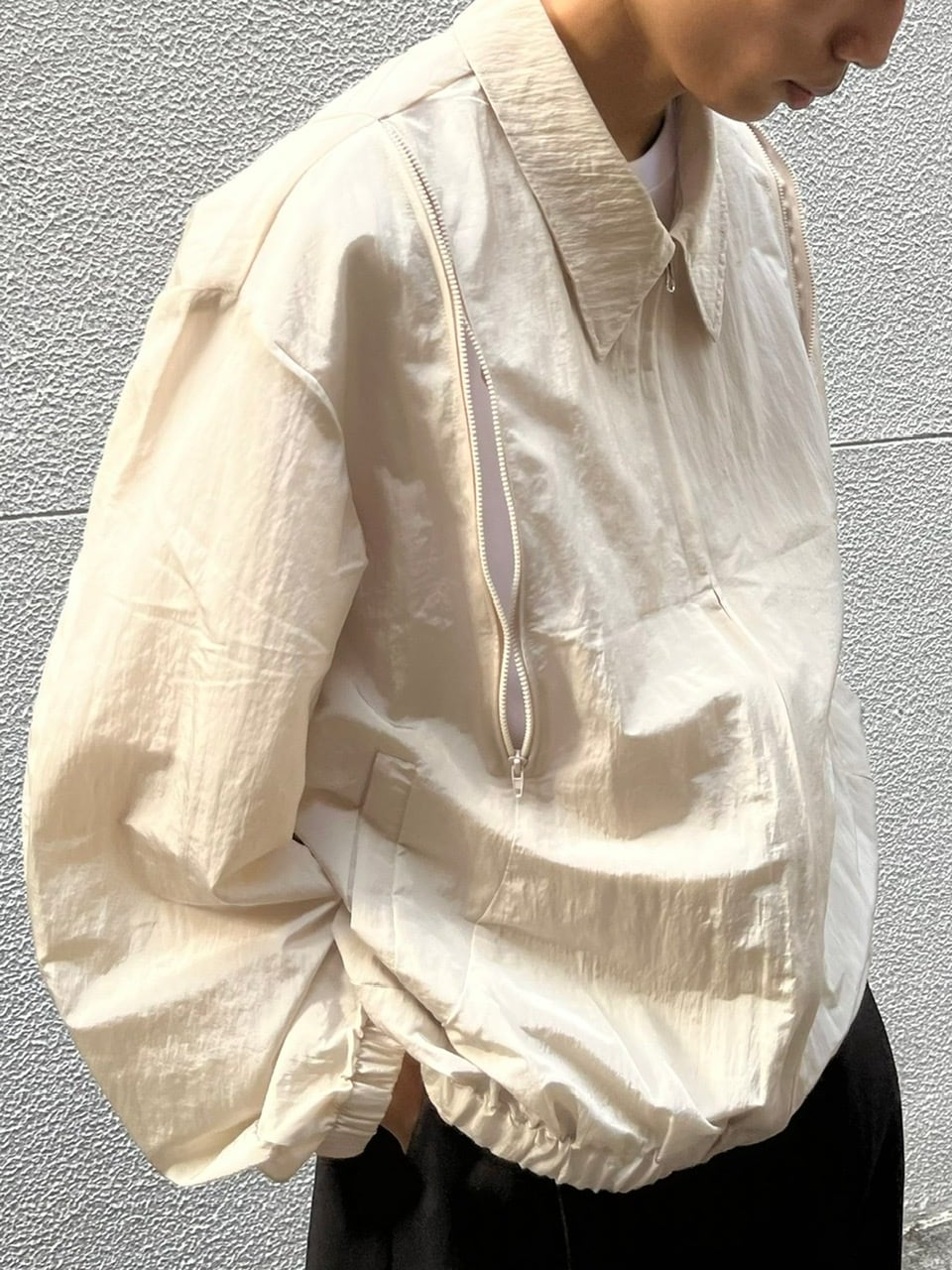 Chikashitsu + SELECT】shoulder slit design blouson (3color) | OUR