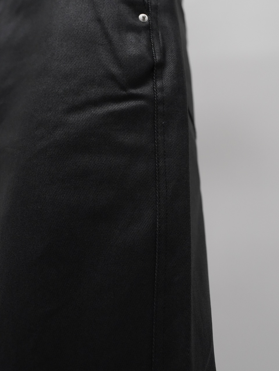 【CS】COATED WIDE DENIM PANTS (BLACK)