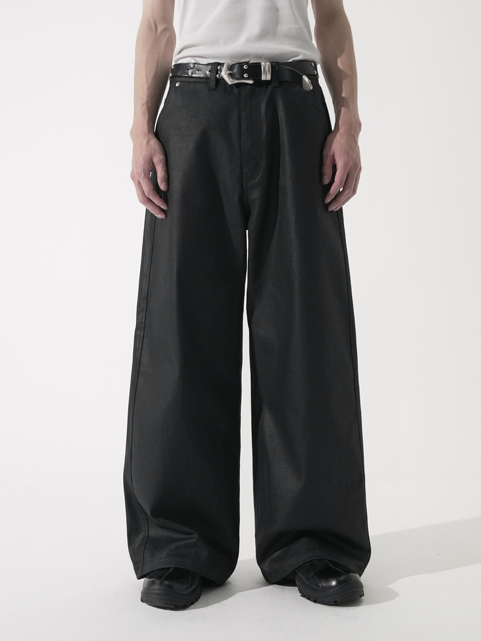【CS】coated wide denim pants (black)