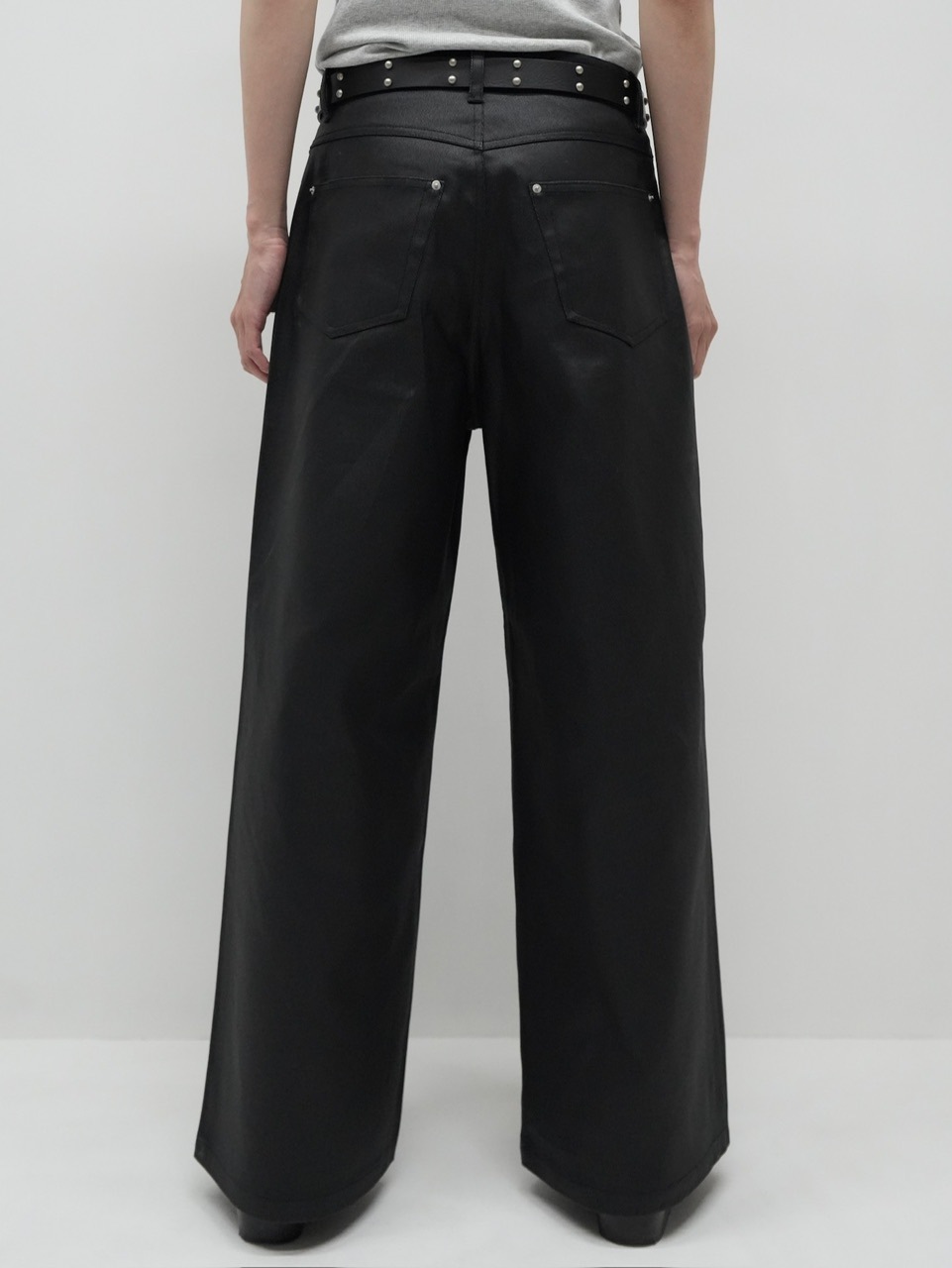【CS】COATED WIDE DENIM PANTS (BLACK)